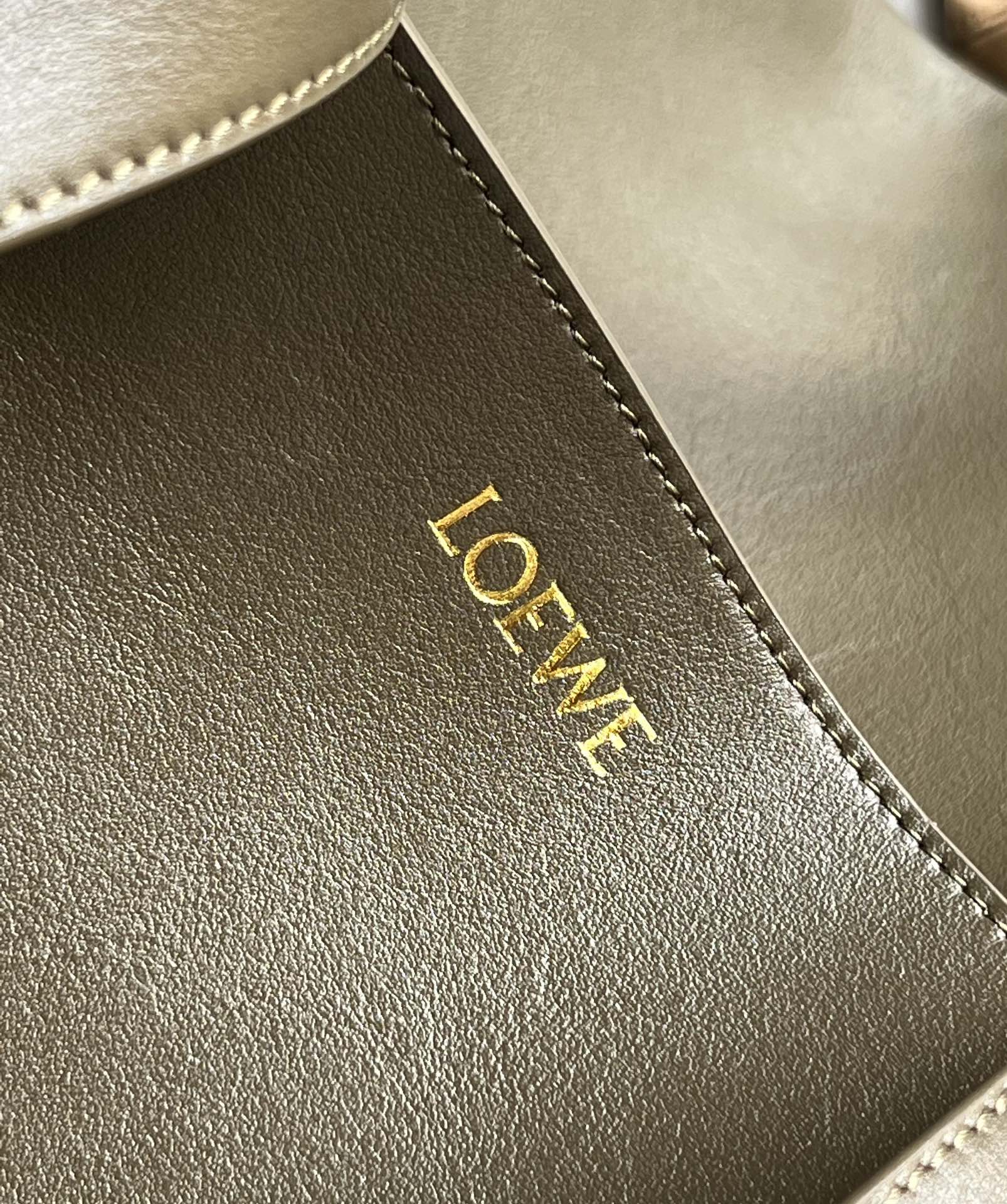 Loewe XL Puzzle Fold Tote in Shiny Calfskin Forest Green